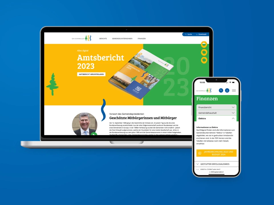 Webdesign Mockup Laptop und iPhone auf blauem Hintergrund